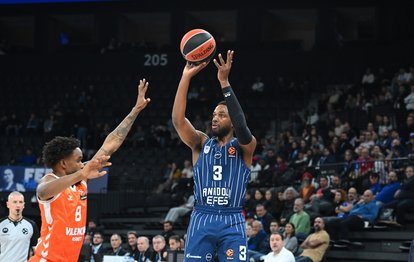 "Anadolu Efes, Ev Sahipliğinde Valencia'ya 100-86'lık Farkla Üstünlük Sağladı!"