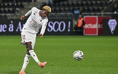 "Beşiktaş'ın Yeni Hedefi: Metz'den Alpha Toure Transferi Gündemde!"