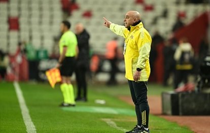 "Fenerbahçe'nin Yardımcı Antrenörü Zeki Murat Göle, Semedo'nun Sakatlık Durumunu Açıklıyor!"