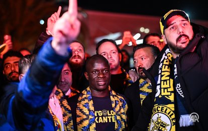 "Fenerbahçe'nin Yeni Transfer Bombası: N'Golo Kante İstanbul'a Ayak Bastı"