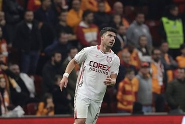 "Galatasaray'ın Ezici Zaferi: Süper Lig'in 20. Haftasında Zecorner Kayserispor'u 4-0 Yendiler!"