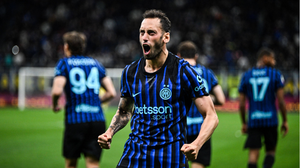 Hakan Çalhanoğlu’nun formasını giydiği Inter, sezon bitmeden şampiyonluğu garantiledi