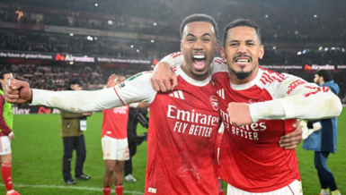 "İngiltere Lig Kupası'nda Zafer Sevinci: Arsenal, Chelsea'yi Final Vizesi İçin Mağlup Etti!"