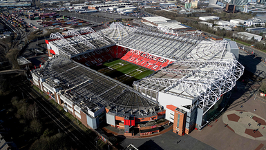 "Old Trafford'da Tarihi An: Manchester United'ın Evi, İftar Ezanıyla Yankılandı"